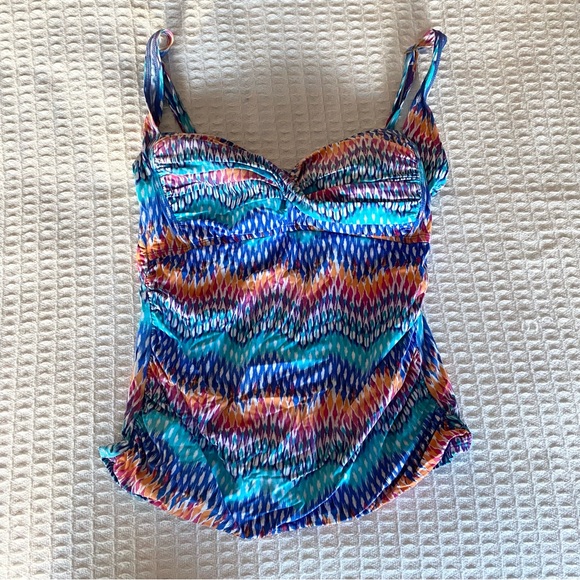 La Blanca Other - La Blanca printed tankini swim top size 8